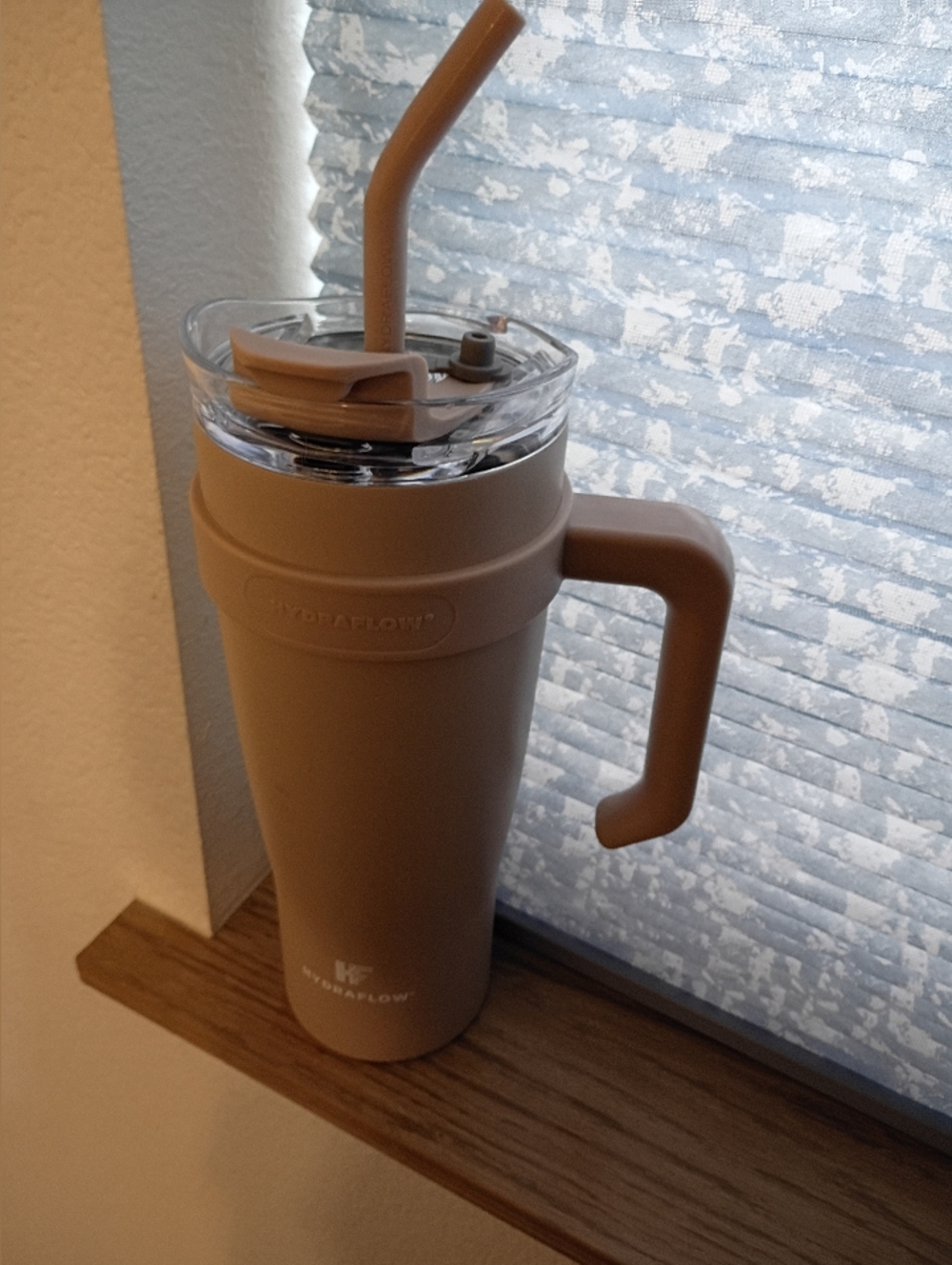 Hydro Flows Travel Tumbler with Handle and Straw - Taupe